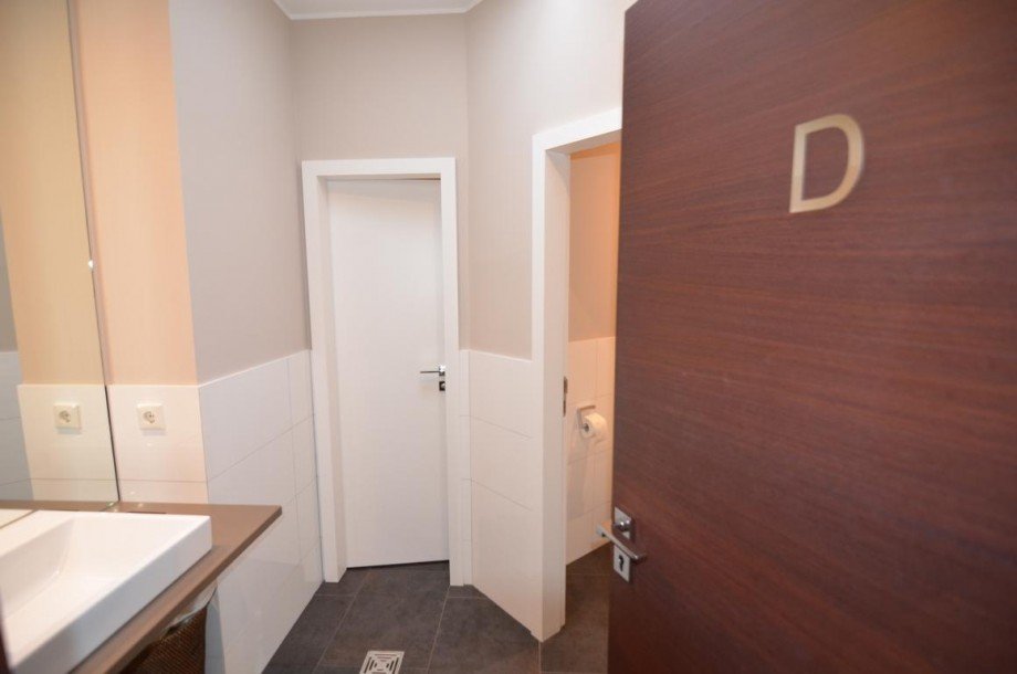 Separate Damentoilette Villa Bodenheim