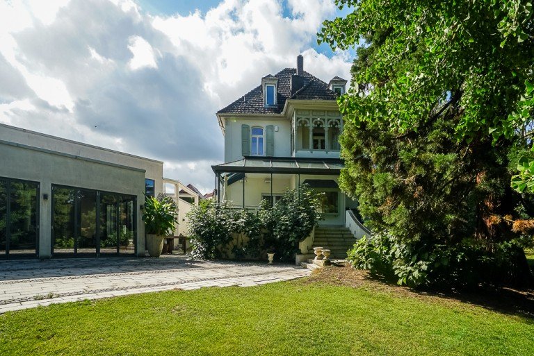 Ansicht Villa und Nebengeb�ude / Loft Bodenheim Villa Stilvolle Jugendstil-Villa mit Park (Bauland) & angegliedertem LOFT od. flexibler Gewerbem�glichkeit