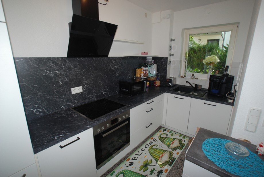 K�hler Immobilien - Neue Einbauk�che Erdgeschosswohnung Wiesbaden