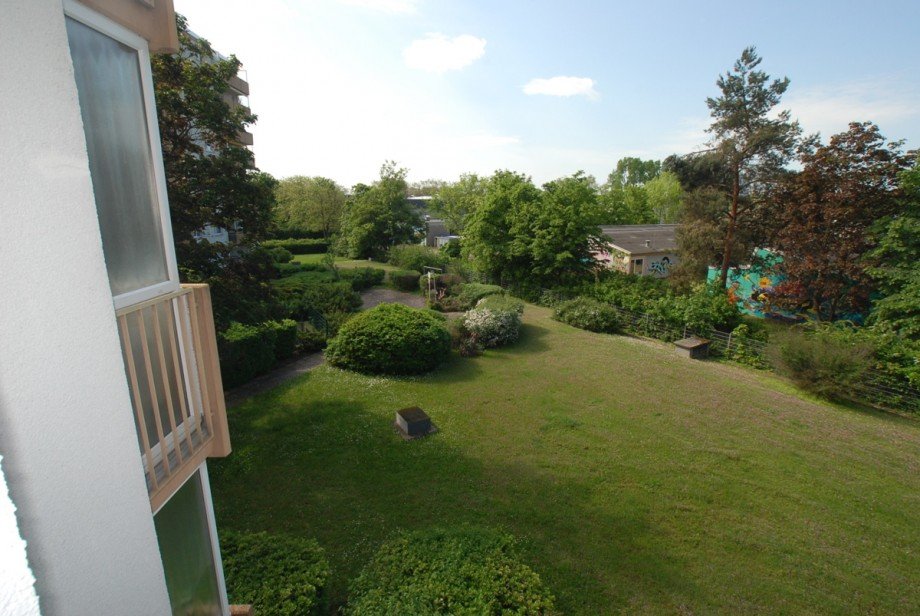 K�hler-Immobilien - Blick vom Schlafzimmer 2 Etagenwohnung Kostheim