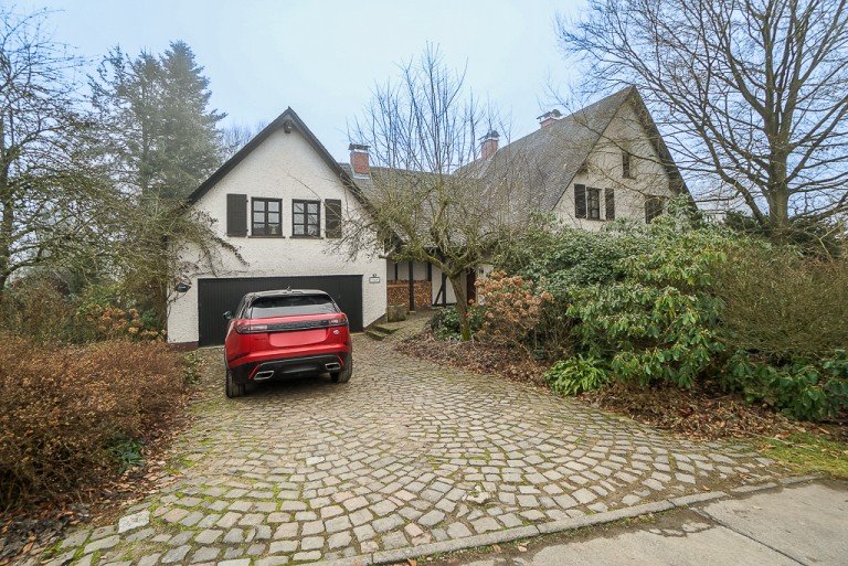 Ansicht - K�hler Immobilien GmbH - Villa in Todenroth Todenroth Zweifamilienhaus Traumhaft wohnen auf dem Land. Zweifamilienhaus mit ca 8000 m� Areal & kleinem Teich in Ortsrandlage