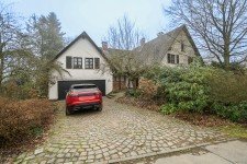 Hauptbild Traumhaft wohnen auf dem Land. Zweifamilienhaus mit ca 8000 m� Areal & kleinem Teich in Ortsrandlage