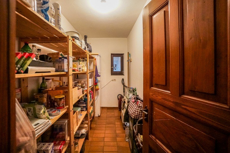 Speisekammer K�hler Immobilien GmbH Zweifamilienhaus Todenroth