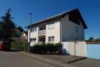 Bild (61ce438a51830c9c35e3cd133f225d3d): KH-Bosenheim: Gepflegtes Mehrfamilienhaus mit mehreren Garagen und einer gro�en Photovoltaikanlage