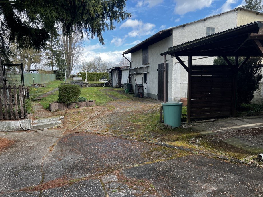 Sicht vom Haus i.R. Ortsrand Wohngrundst�ck Gau Bischofsheim