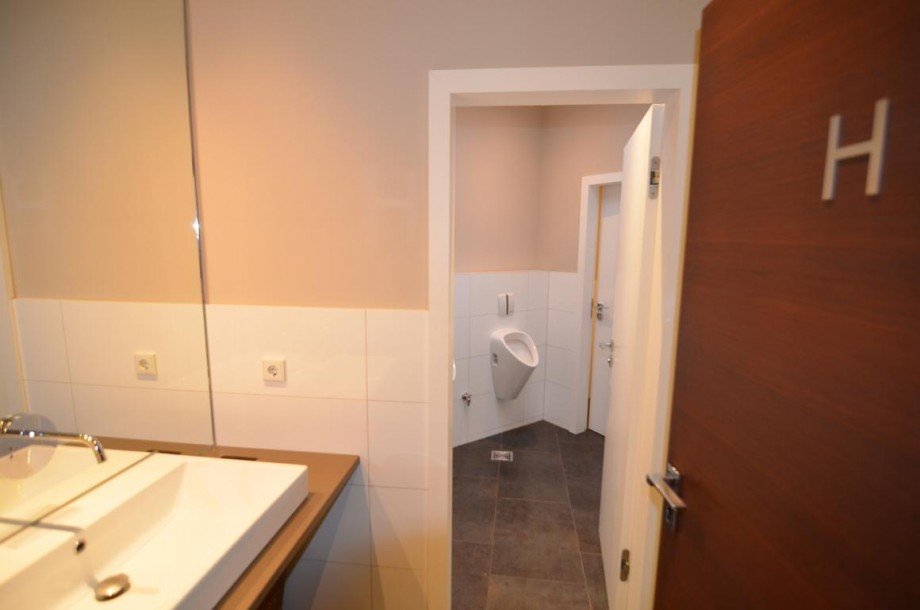 Separate Herrentoilette Villa Bodenheim