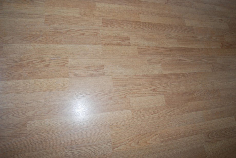 K�hler-Immobilien - Neuer Laminatboden Schlafzimmer Etagenwohnung Kostheim