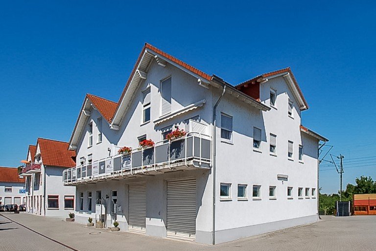 Nackenheim Mainzer Stra�e 147 Nackenheim B�ro / Praxis PROVISIONSFREIE LANGJ�HRIG VERMIETETE GEWERBLICHE ANLAGE. 2-3 ZIMMER + 2 STELLPL. EIGENER BESTAND!