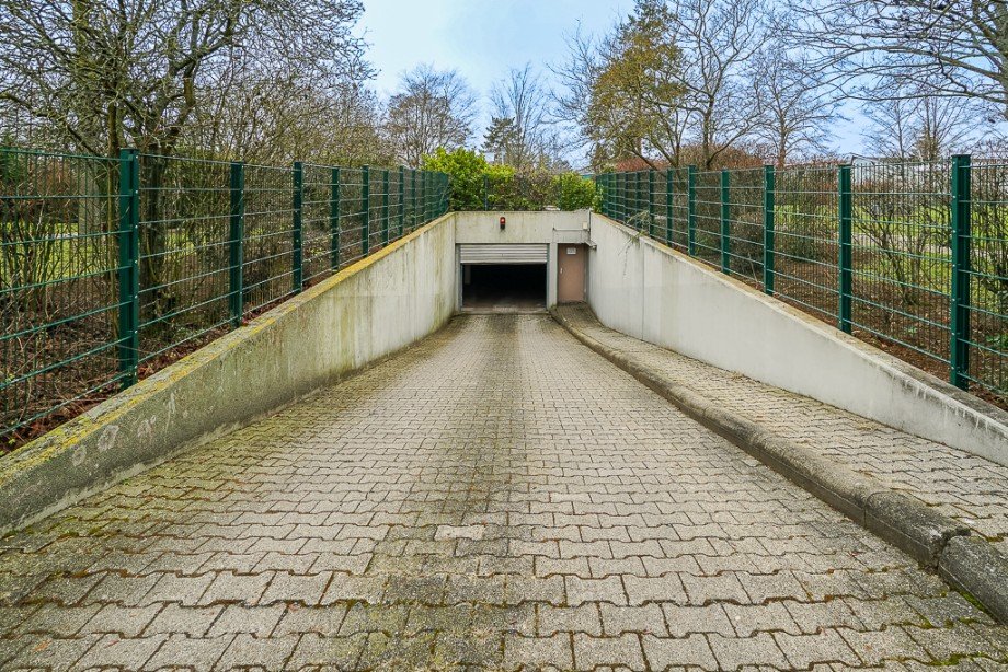 K�hler-Immobilien - Zufahrt garage Etagenwohnung Kostheim