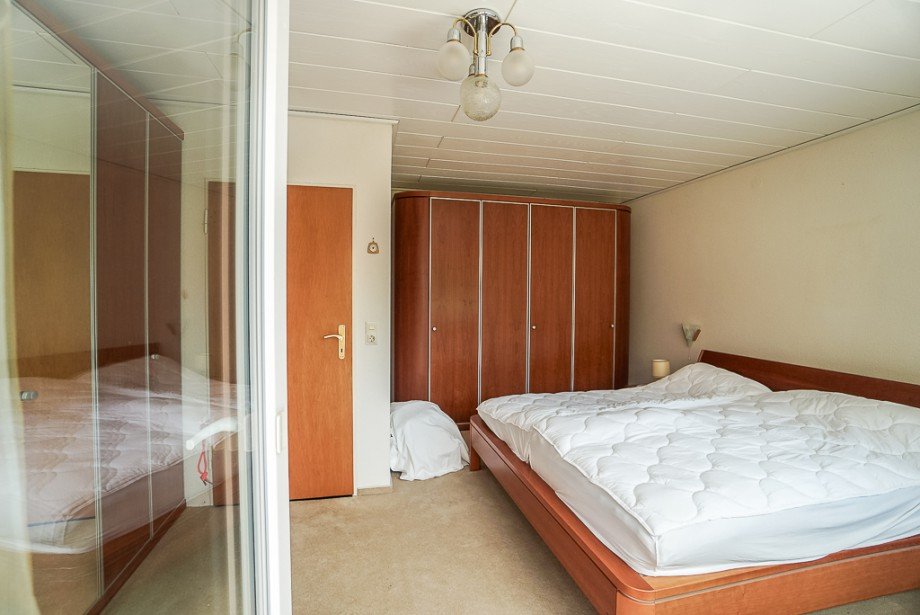 Haupthaus OG Schlafzimmer - 1 Einfamilienhaus Mainz / Mainz-Laubenheim