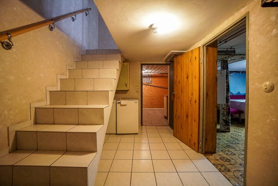 Haupthaus UG Flur Einfamilienhaus Mainz / Mainz-Laubenheim