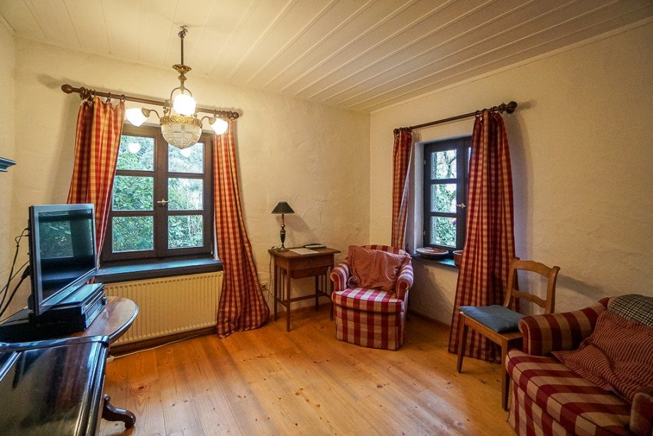 Zimmer K�hler Immobilien GmbH Zweifamilienhaus Todenroth